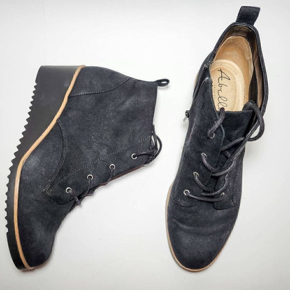 Abella Zeta Wedge Bootie Size 9.5